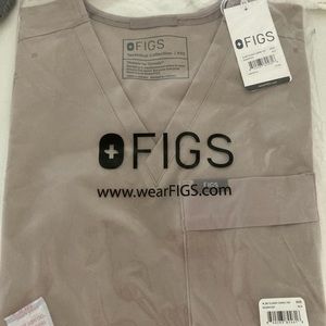 Figs classic cargo top XXS beige NWT